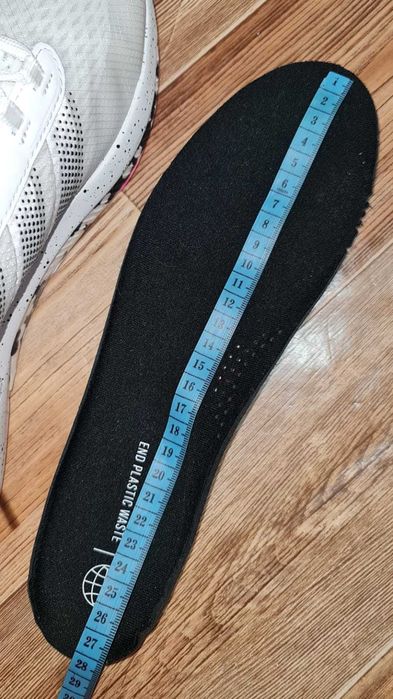 Новые оригинал кроссовки   Adidas  размер 10