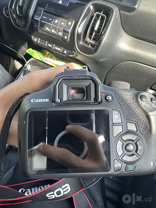 Canon EOS Rebel T5 / EOS 1200D + объектив 18–55mm IS
