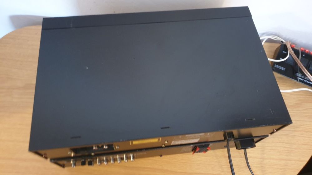 Linie audio Sony STR-AV320R