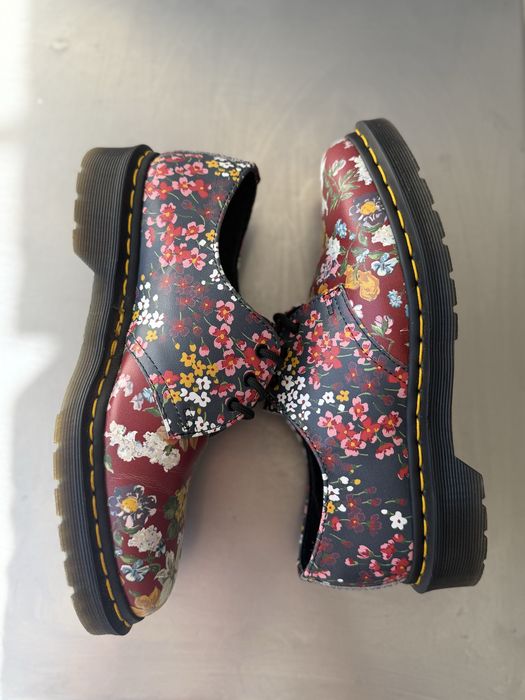 Обувки Dr. Martens
