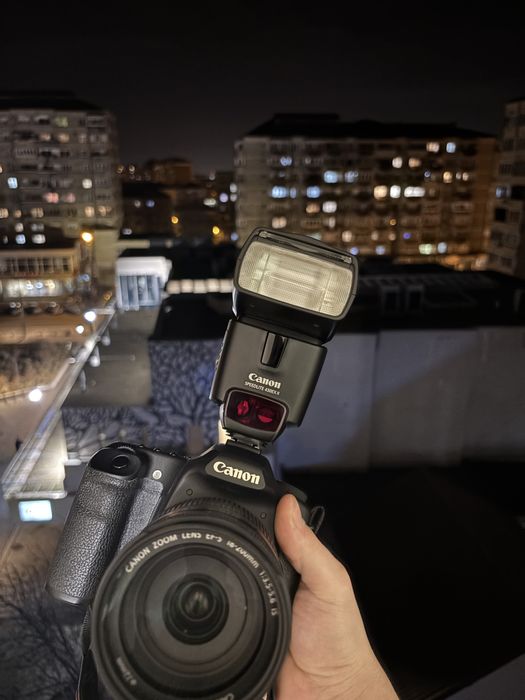 Canon EOS 50D + obiectiv Canon + blitz Speedlite 430EX II