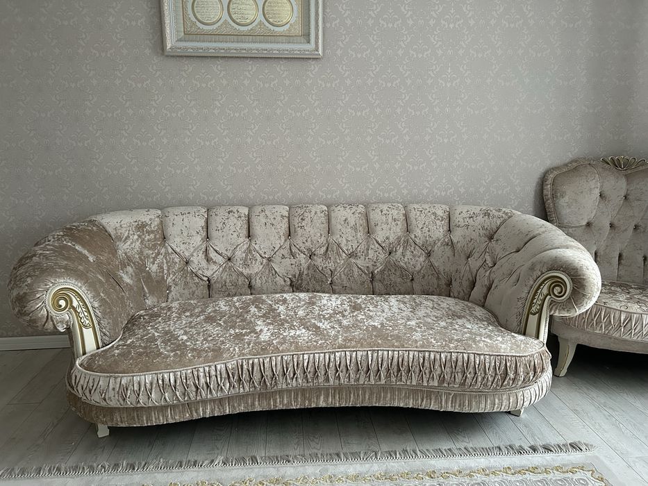 Продаю диван и два кресла