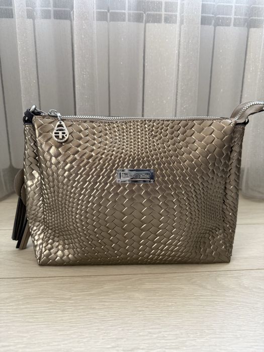 Малка чанта от естествена кожа