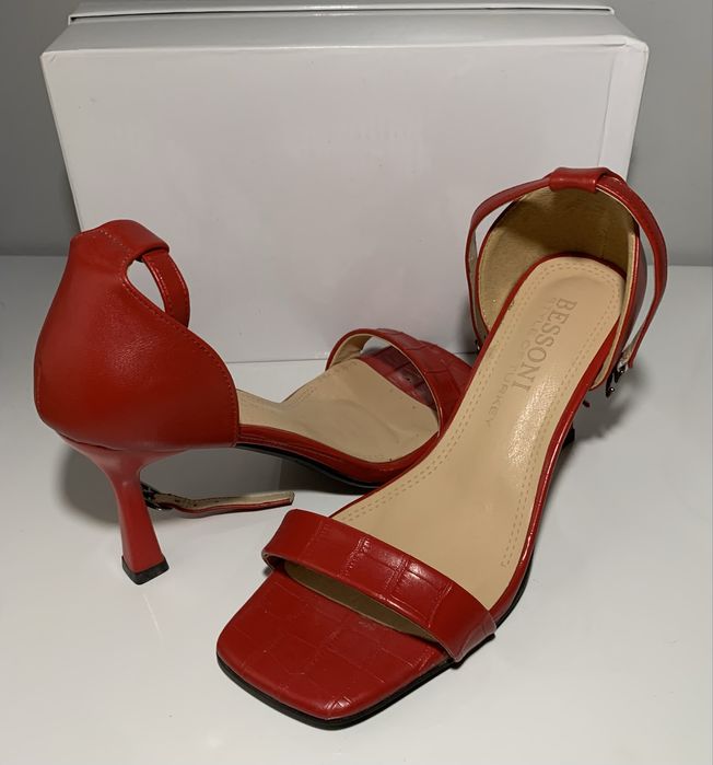 Женские туфли