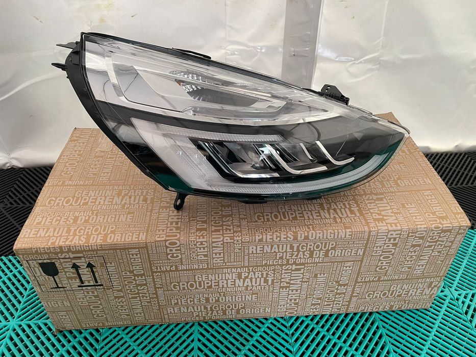 Far dreapta complet full led Renault Clio 4 nou original Renault