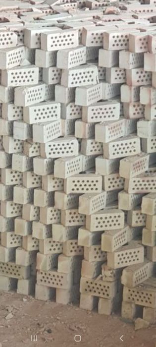 Пачками ва тукиладиган гишт бор