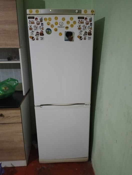 Холодильник indesit 0,9A indesit 0,9A 110w