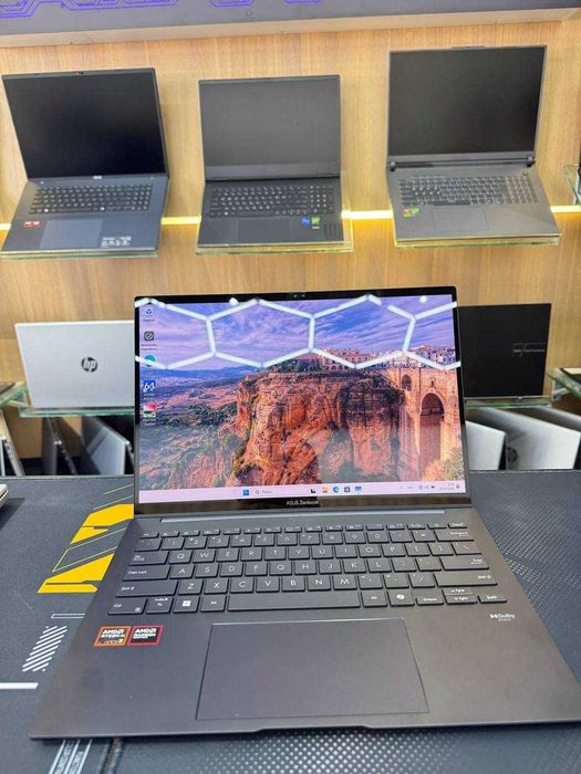 Noutbuk Asus Zenbook 14 AMD Ryzen AI 7 350 32/1TB 14.0 WUXGA IPS Senso