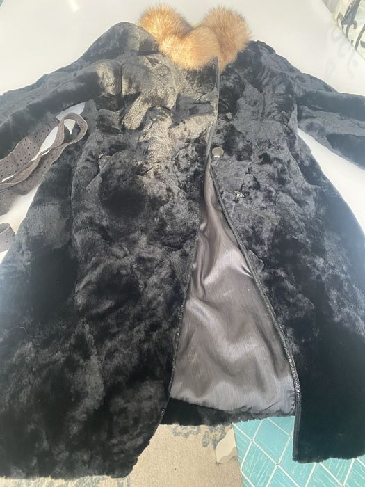 Продам мутоновую шубу , теплая