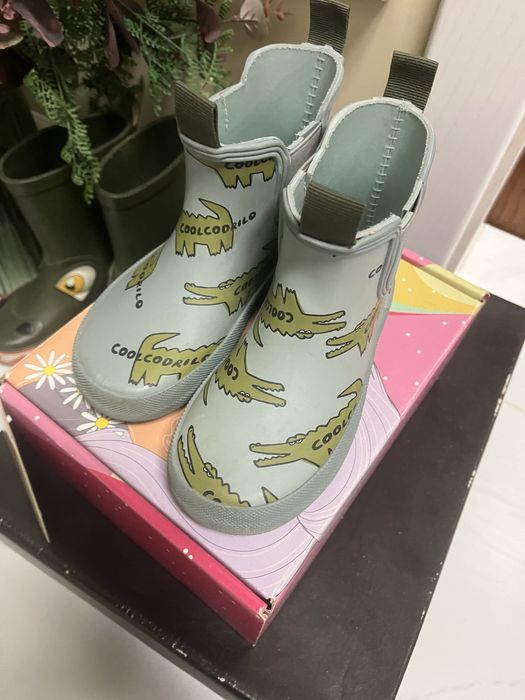 Zara боти 25 номер Biomecanics 27 номер