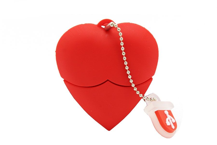Флашка 32 гб червено сърце , флаш памет за влюбени сватба Св Валентин