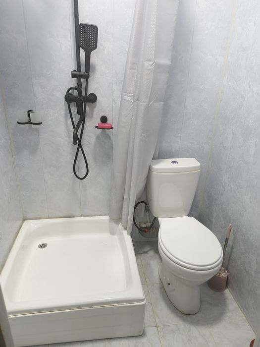 2ta qiz olaman Kadisheva, Doo'stlik metro,  ADJU oldida 900mingdan