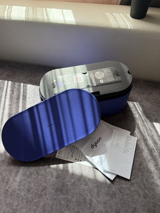 Dyson airwrap i.d HS08
