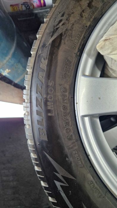 Dacia,KIA,ХЮНДАй джанти със зимни гуми 205/60/16 6,5J  ET48  5×115