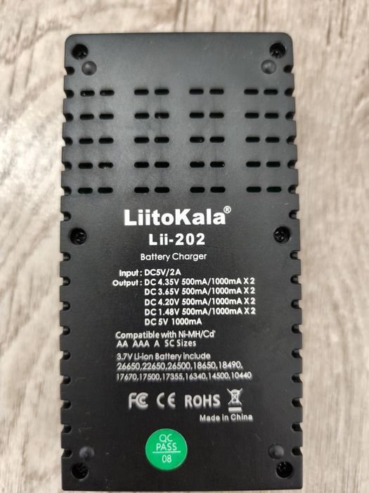 Зарядка LiitoKala Lii-202 - универсальное двухканальное