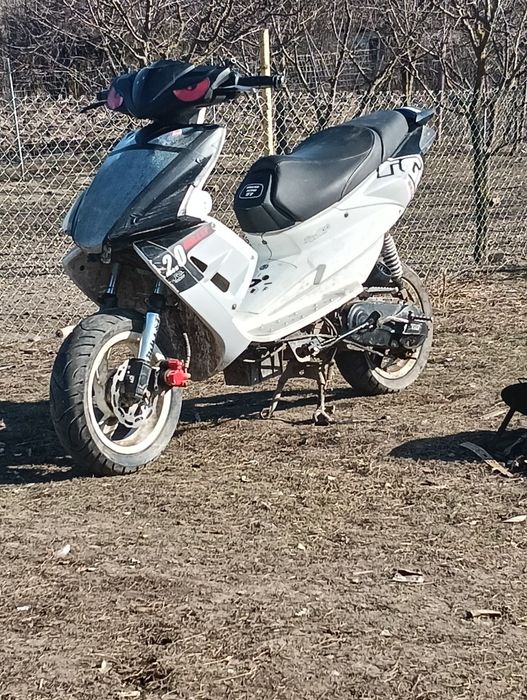 Urgent Vând sau schimb scuter tgb bulet 50cc 2t+ 2 roti de offroad