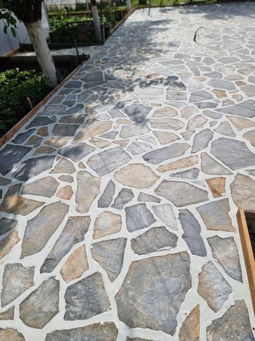 Vând si montez piatra naturala