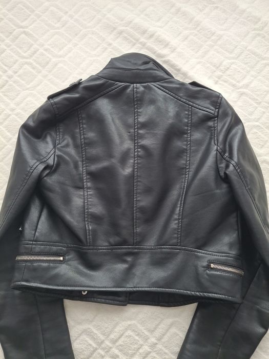 Pull Bear черно кожено яке