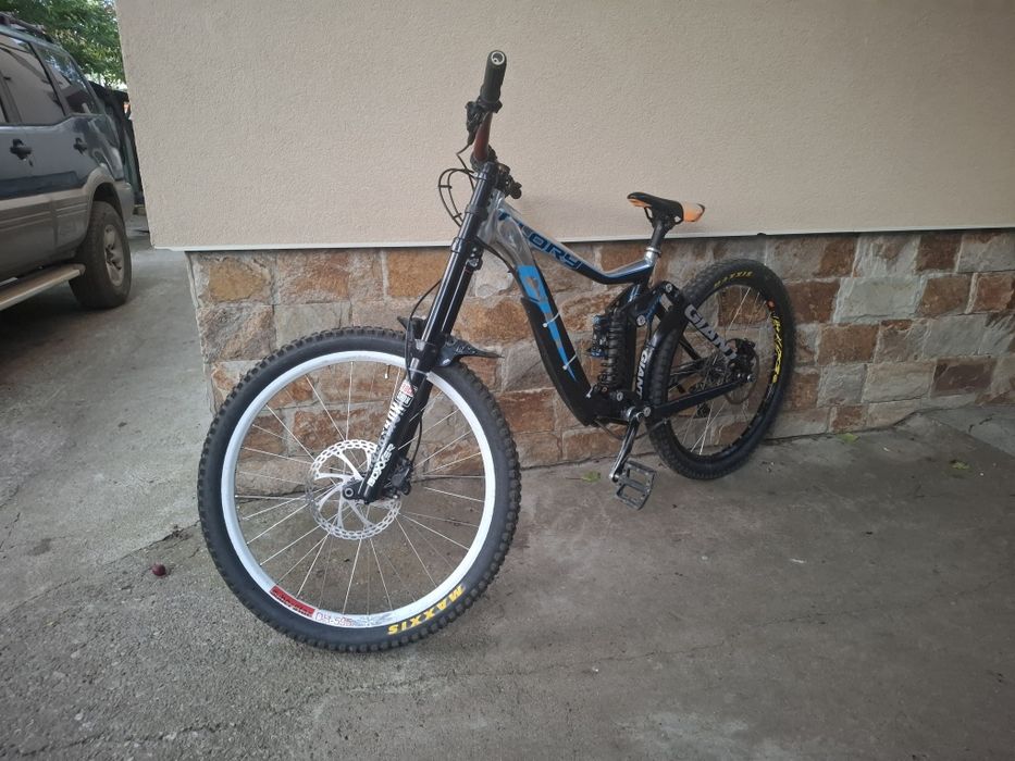2013 giant glory 26'