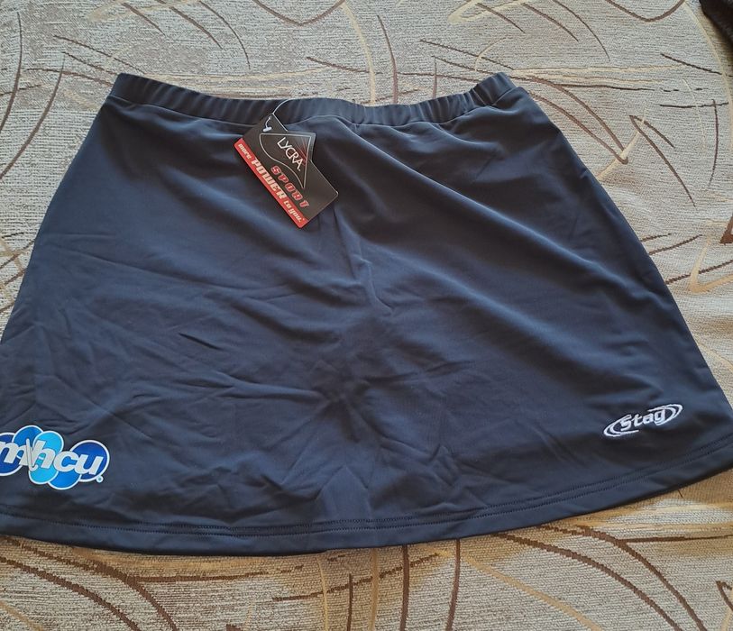 Спортна пола-клин