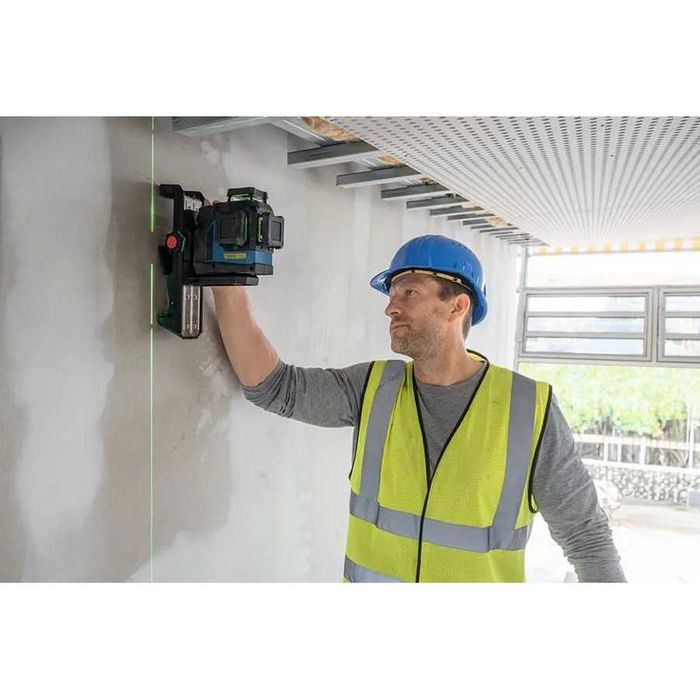 Линеен лазерен нивелир Bosch GLL 12V-100-33 CG Professional, 30 м, 3×360°, Зелен лазер, L-BOXX