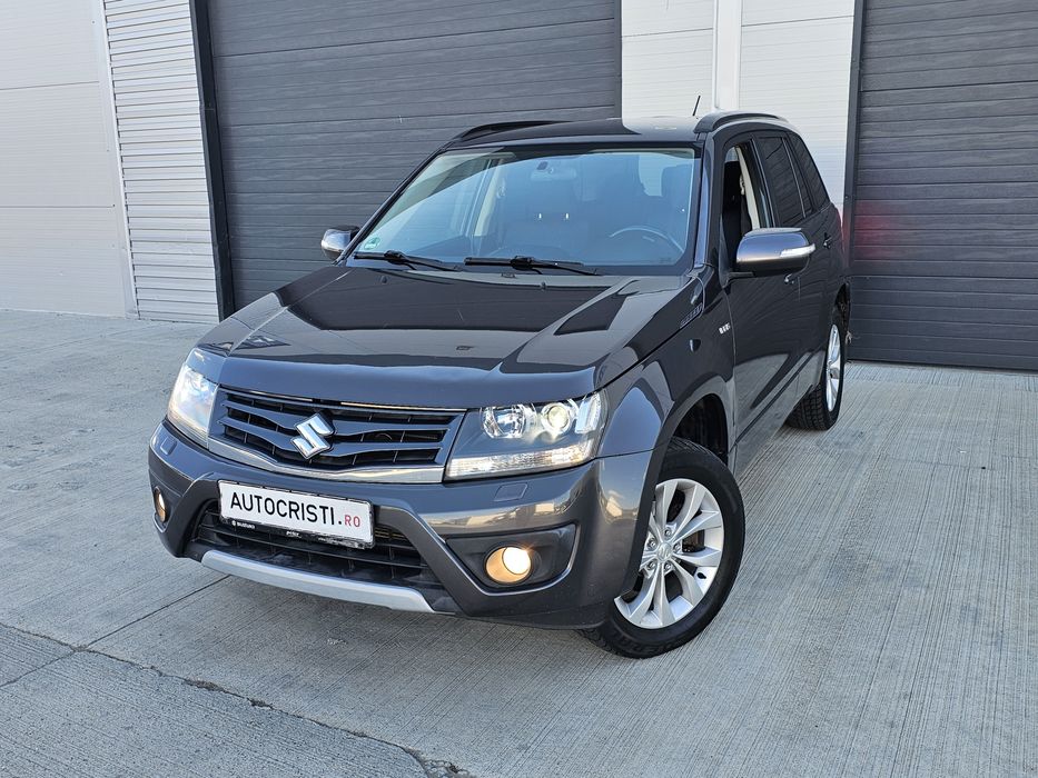 Suzuki grand vitara  An 2013 Motorizare 1.9 Diesel  4x4 cu reductor Navigație  Jante  Clima  Cârlig  Posibil Rate ***