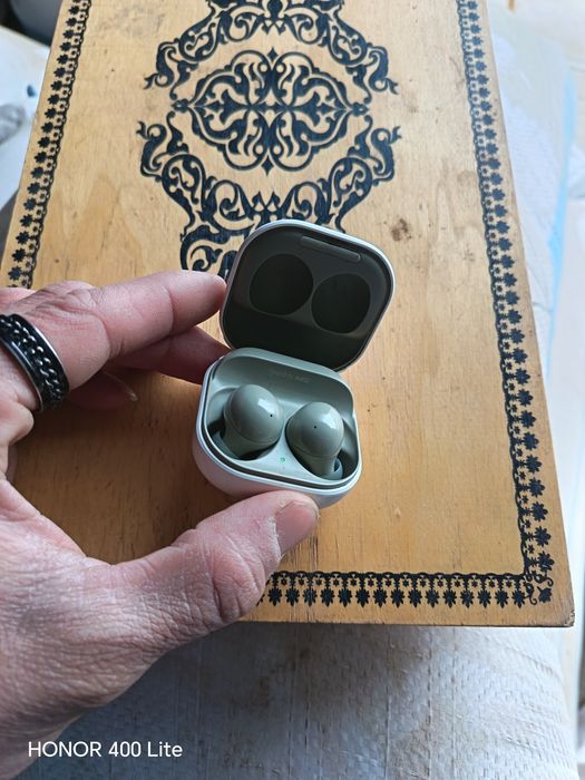 Наушник сатылады