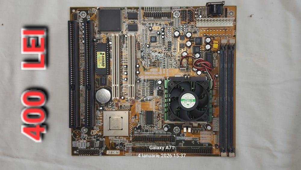 Vând piese de calculator