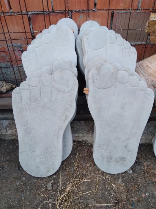 Vând tălpi uriaș cu fier