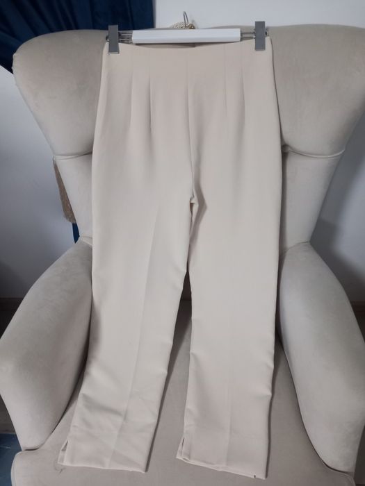 Pantaloni eleganți cu talie înaltă bej deschis măsură 36 Zara noi