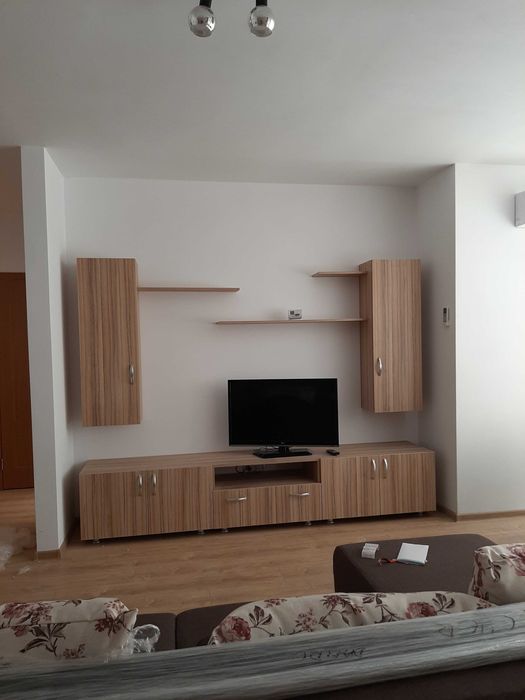 Inchiriez apartament