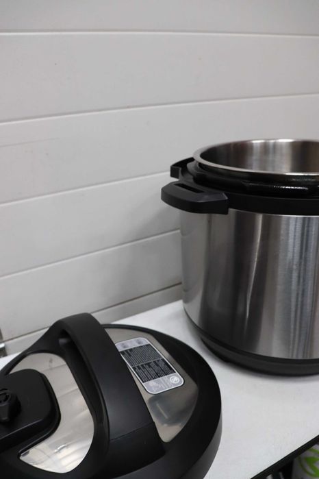Мултикукър Instant Pot Duo 8л, 1200W, 13 автоматични програми, 37,6x33,5x35,6см