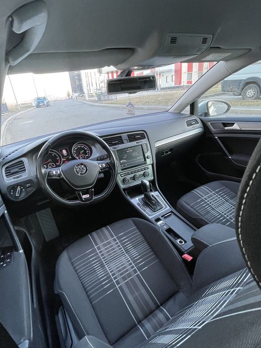 Volkswagen Golf 7 – 2015 | R line/Euro 6 / 150 cp  DSG