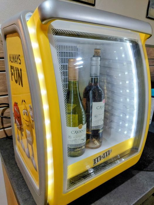 Мини бар-хладилна витрина