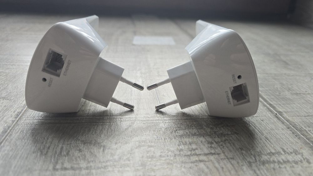 2 bucati Wi-fi Range extender tp-link TL-WA850RE 300Mbps, no Mash