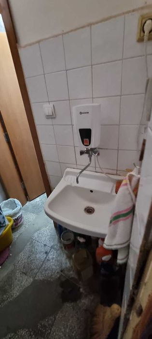 87-Продава се търговски обект - шивашки цех в кв. "Добровски"
