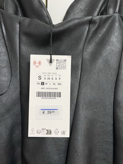 Черна кожена рокля на Zara