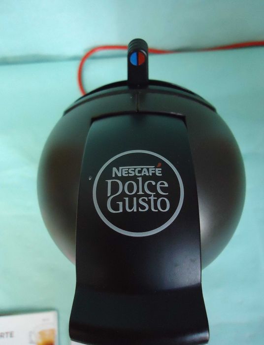 Кафемашина с гаранция 1 година NESCAFÉ® Dolce Gusto Krups Piccolo.Black