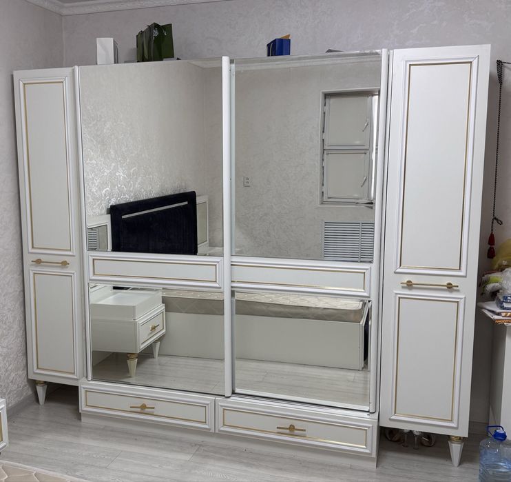 Спальный гарнитур