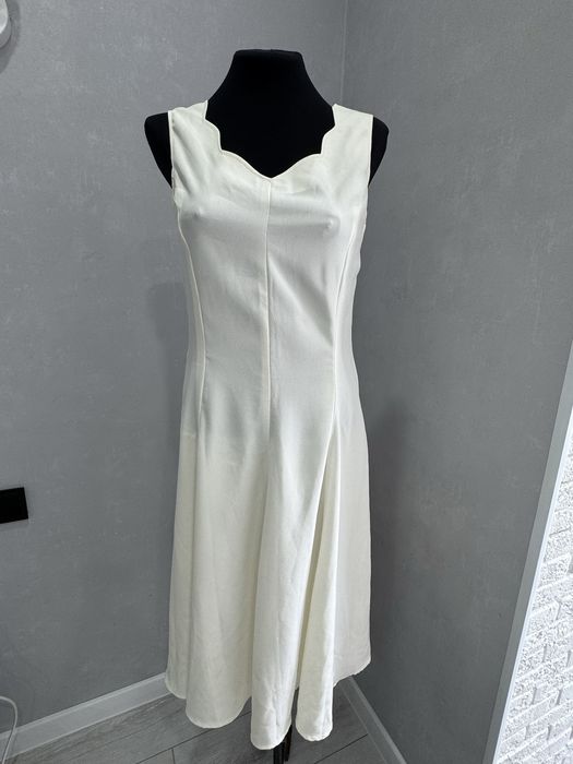 Женские одежды платья, кофты, пальто ит.д