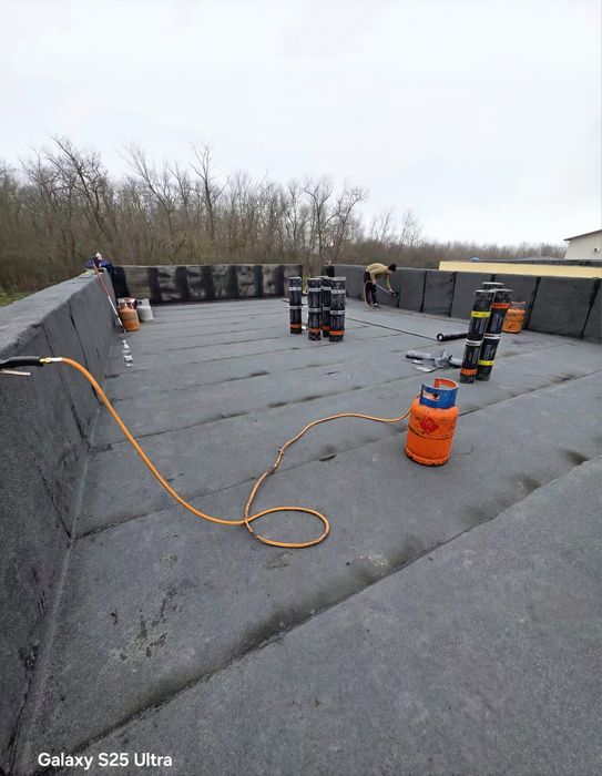 hidroizolații / reparații acoperișuri / terase / balcoane / izolații