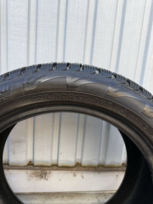 Продам зимние шины Кордиант R17