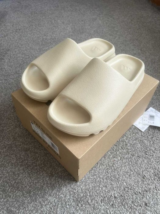 yeezy slides 44 - Incaltaminte barbati | OLX.ro