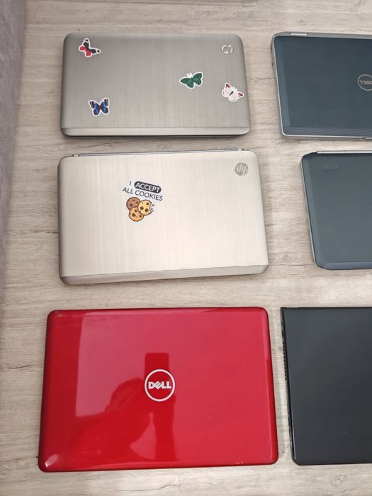 Lot 3 cu 12 laptopuri