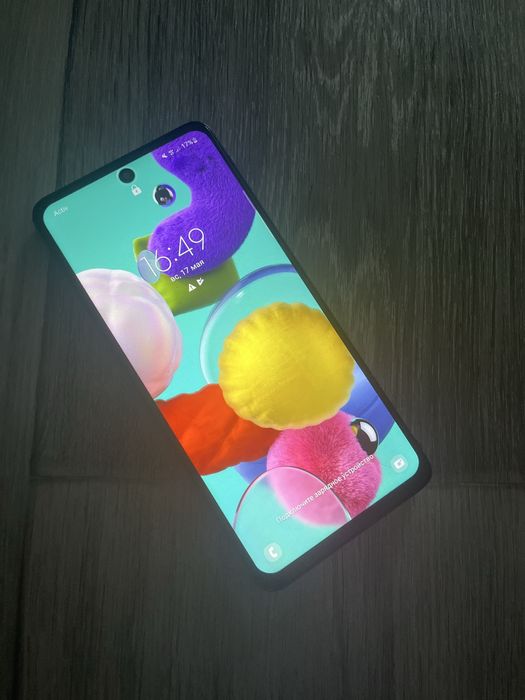 iPhone SE 2016 года и Samsung A51