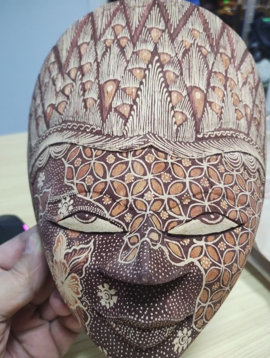 Ръчно рисувана винтидж маска