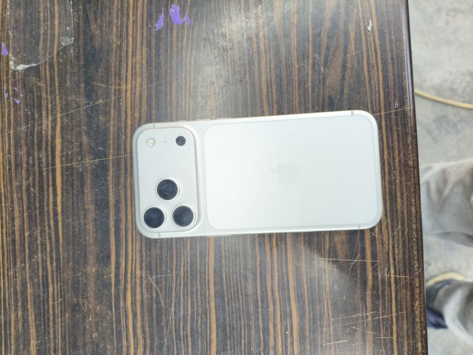 Apple 17 pro max 256 esim