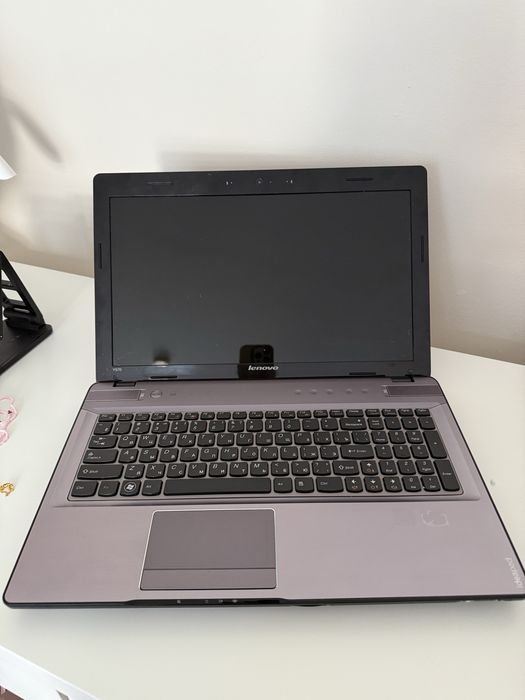 Ноутбук Lenovo IdealPad Y570