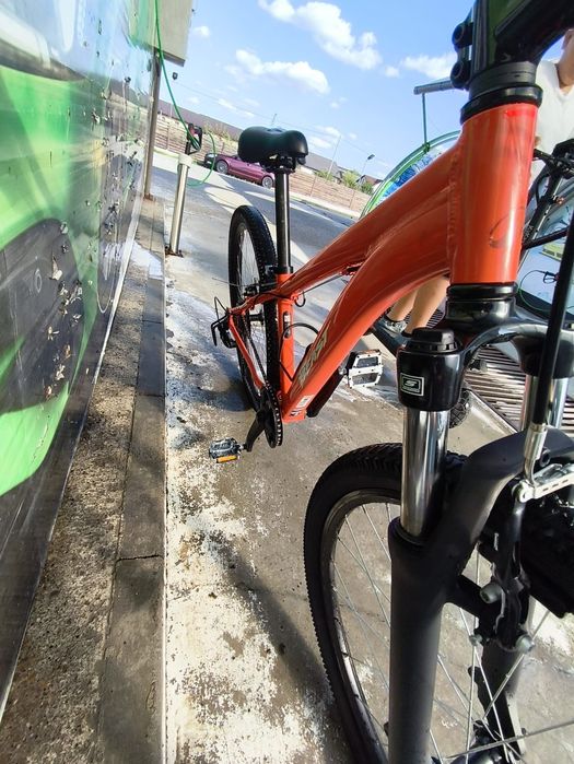 Vând bicicleta in stare buna