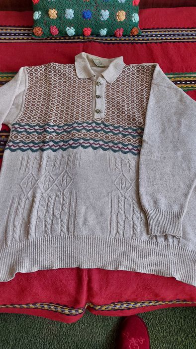 Мъжки вълнен пуловер